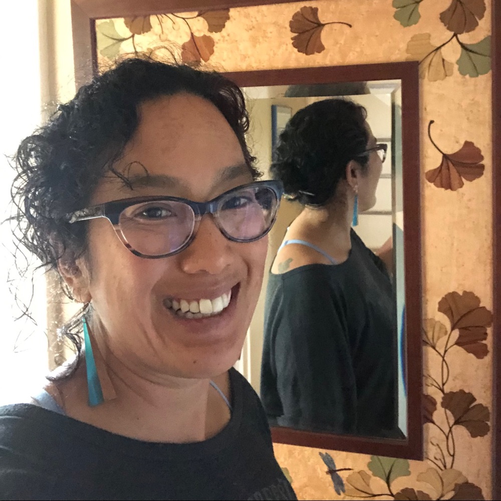Meet your Posher, Carmela